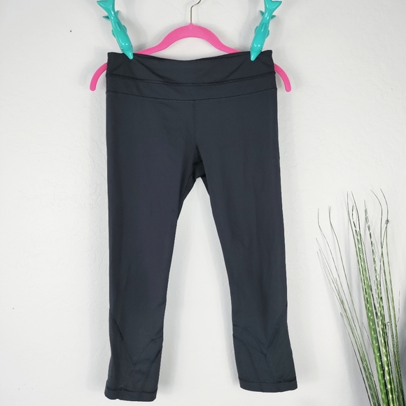 lululemon athletica Pants - Lululemon 6 Black Crop Leggings Sportswear